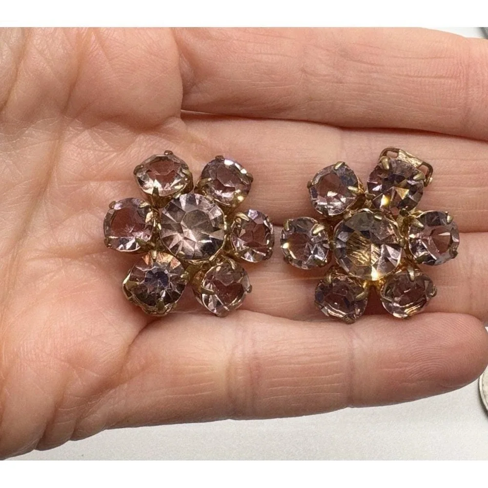 Vintage‎ Flower Floral Gold Tone Pink Purple Rhinestone Clip On Earrings 60s 70s
